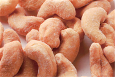 Kacang Mete Kacang Asin Dilapisi NON - GMO Tekstur Keras Mempertahankan Nutrisi Khusus