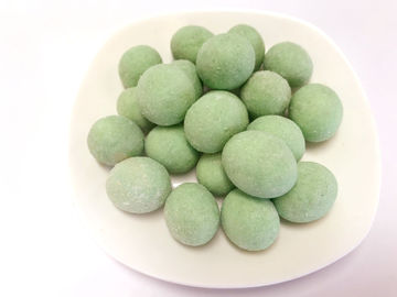 Bentuk Bulat Wasabi Coated Kacang Camilan Warna Hijau Yang Dibutuhkan Kacang Renyah
