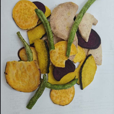 Chips buah dan sayuran dengan Chips buah dan sayuran