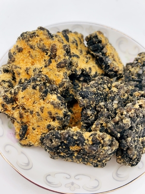 Pengecer Makanan Ringan Kerak Beras Hitam Pengemasan Logo Pribadi Melalui Pengiriman Laut