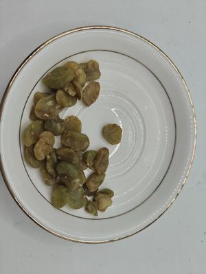 Black Gold Bawang Putih Infused Emerald Broad Bean Chips