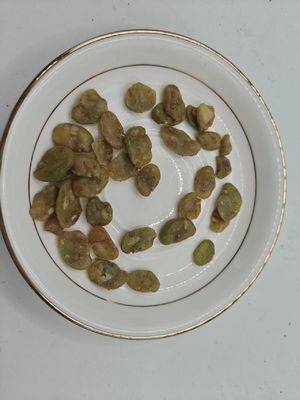 Black Gold Bawang Putih Infused Emerald Broad Bean Chips
