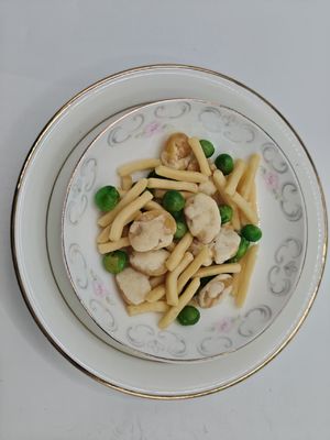 Udang dan kacang-kacangan campuran yang dipanggang dengan garam