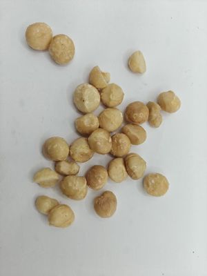 Kacang Macadamia Panggang Lezat Dibuat Dengan Bahan-Bahan Alami