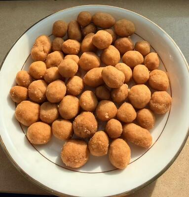 Kacang Lapis Rasa Daging Sapi Lima Bumbu BBQ