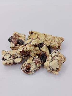 Krispy Peanut Crunch dengan Cranberry Dried Sweet - Makanan ringan kacang kedelai yang sehat