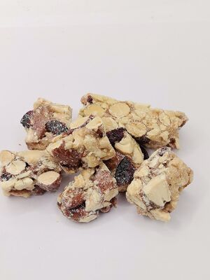 Krispy Peanut Crunch dengan Cranberry Dried Sweet - Makanan ringan kacang kedelai yang sehat