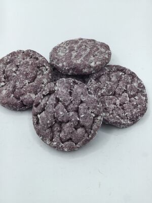 Kue Beras Rasa Ubi Jalar Ungu Alami dengan Tekstur Renyah Ringan dan Cemilan Kacang Kedelai Sehat Tanpa Goreng