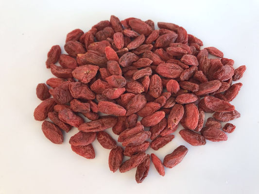 Merah Goji Berry Buah Kering Makanan Ringan Bahan Baku, Buah Dehidrasi Makanan Ringan OEM Tersedia