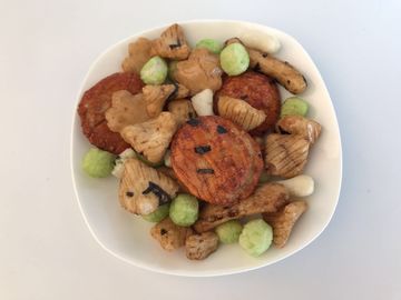 Lezat Kerupuk Beras Campuran Makanan Ringan Microelements Berisi Baik Untuk Perut