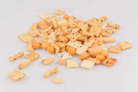 BRC Certified Chilli Flavor Rice Cracker Mix dengan Kacang - Munchines Snack